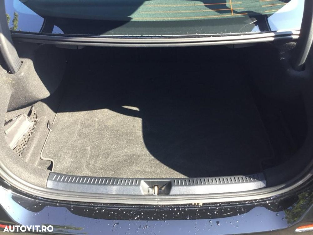 Mercedes-Benz A 200 Sedan MHEV 7G-DCT - 4