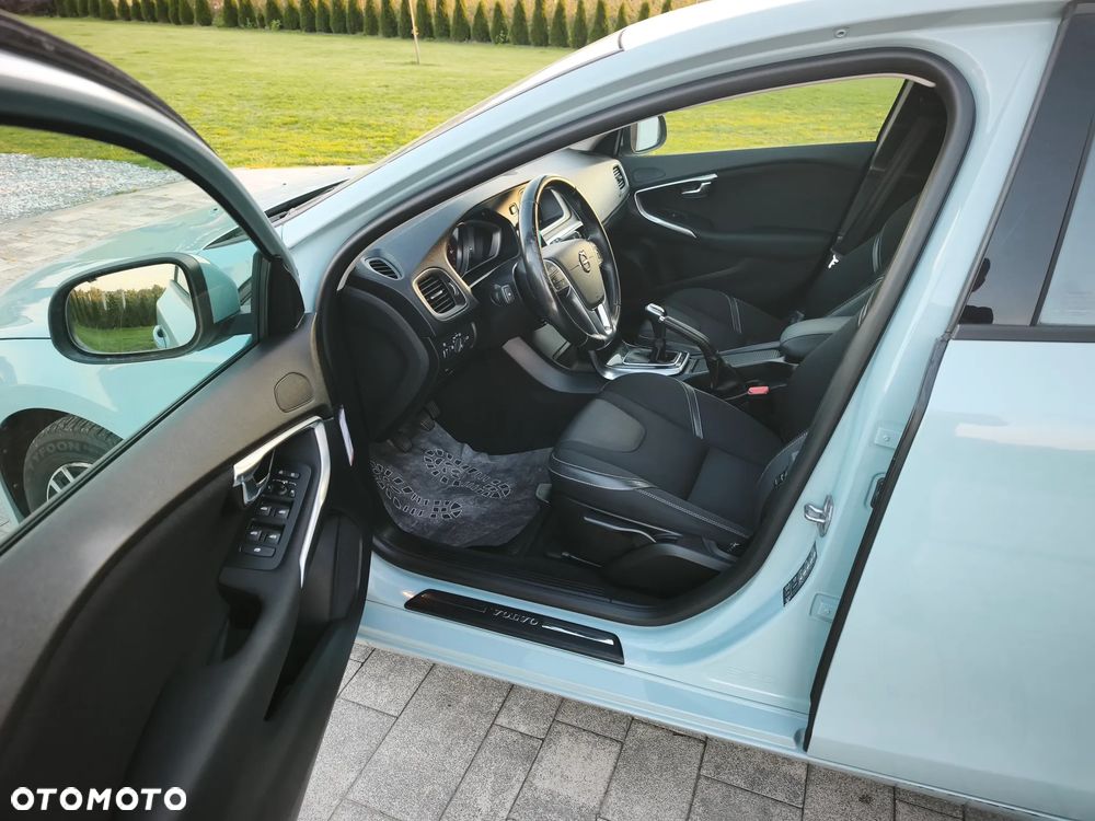 Volvo V40 D2 Drive-E Momentum - 11