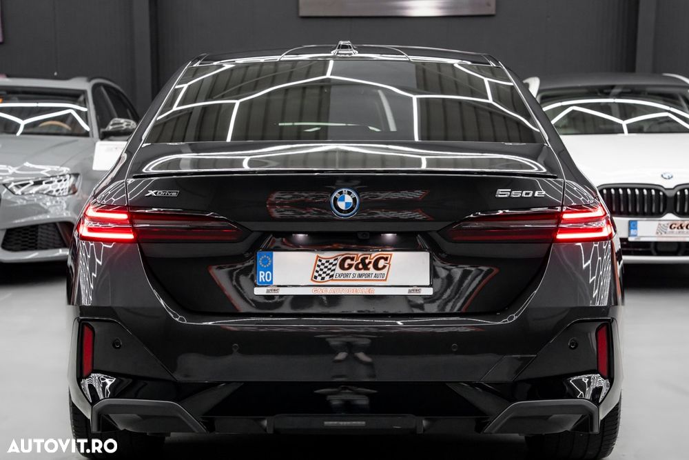 BMW Seria 5 550e xDrive Aut. - 25