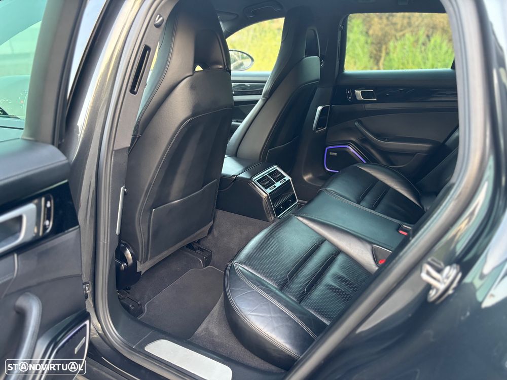 Porsche Panamera Sport Turismo - 15