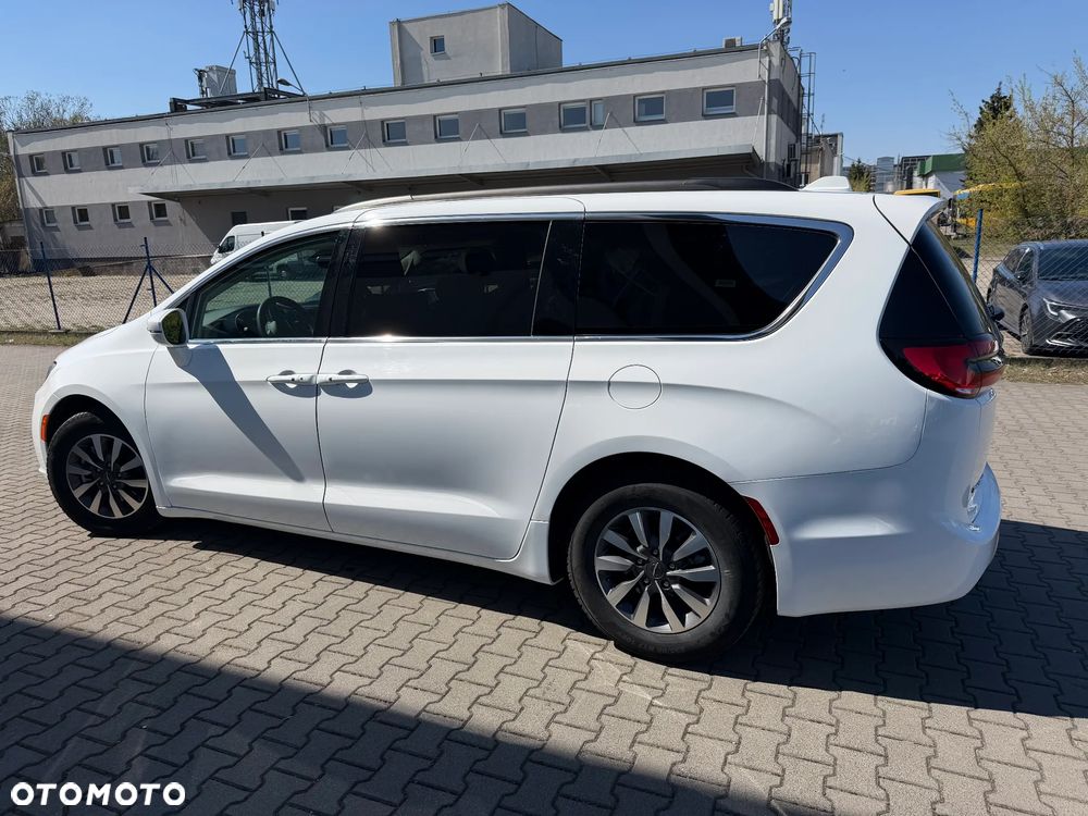 Chrysler Pacifica - 5