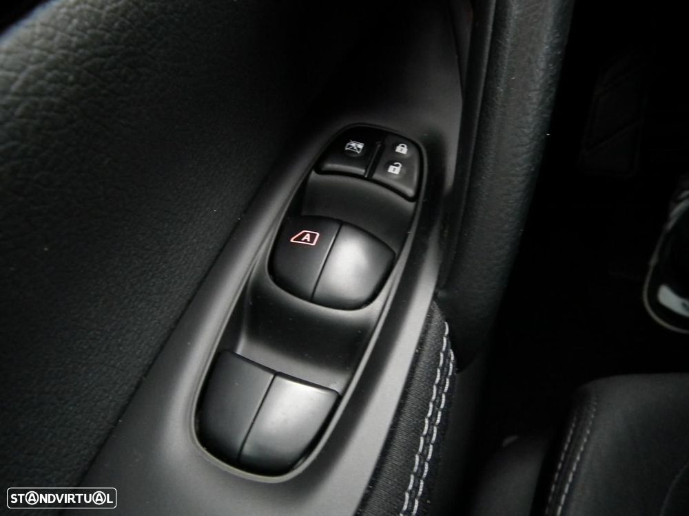 Nissan Qashqai 1.6 dCi N-Connecta 18 Xtronic - 34