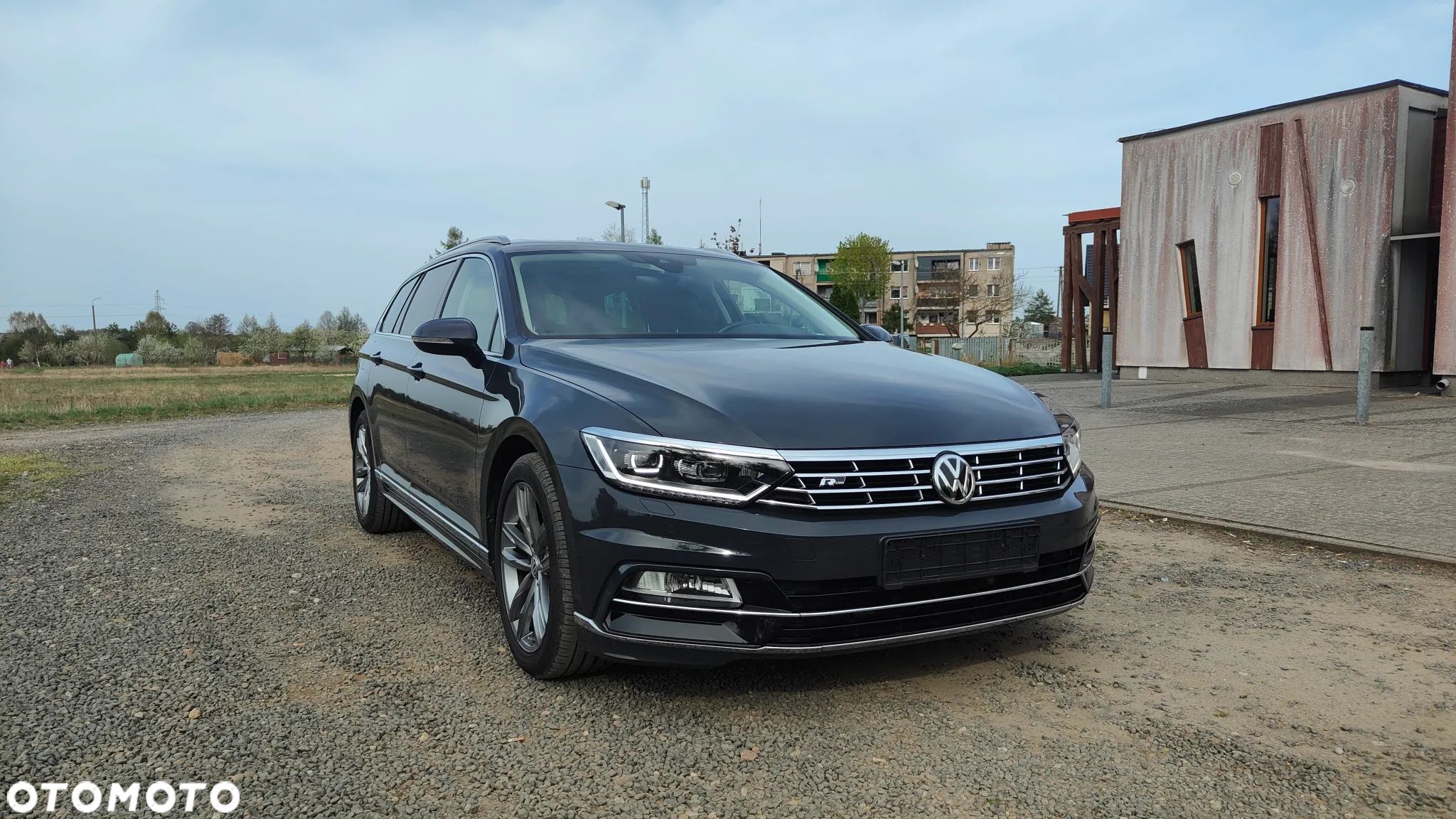 Volkswagen Passat - 1