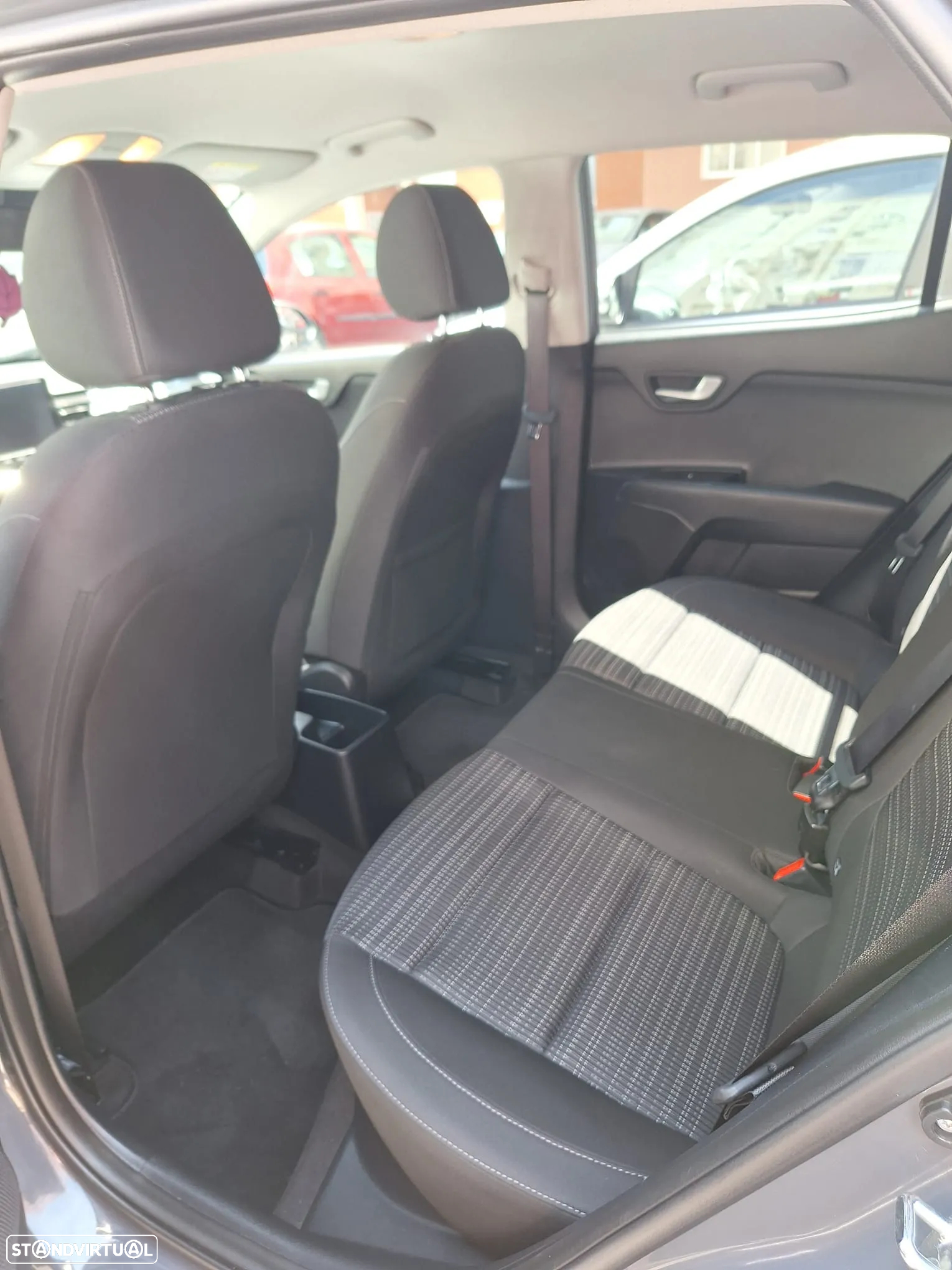 Kia Stonic 1.0 T-GDI Drive - 10