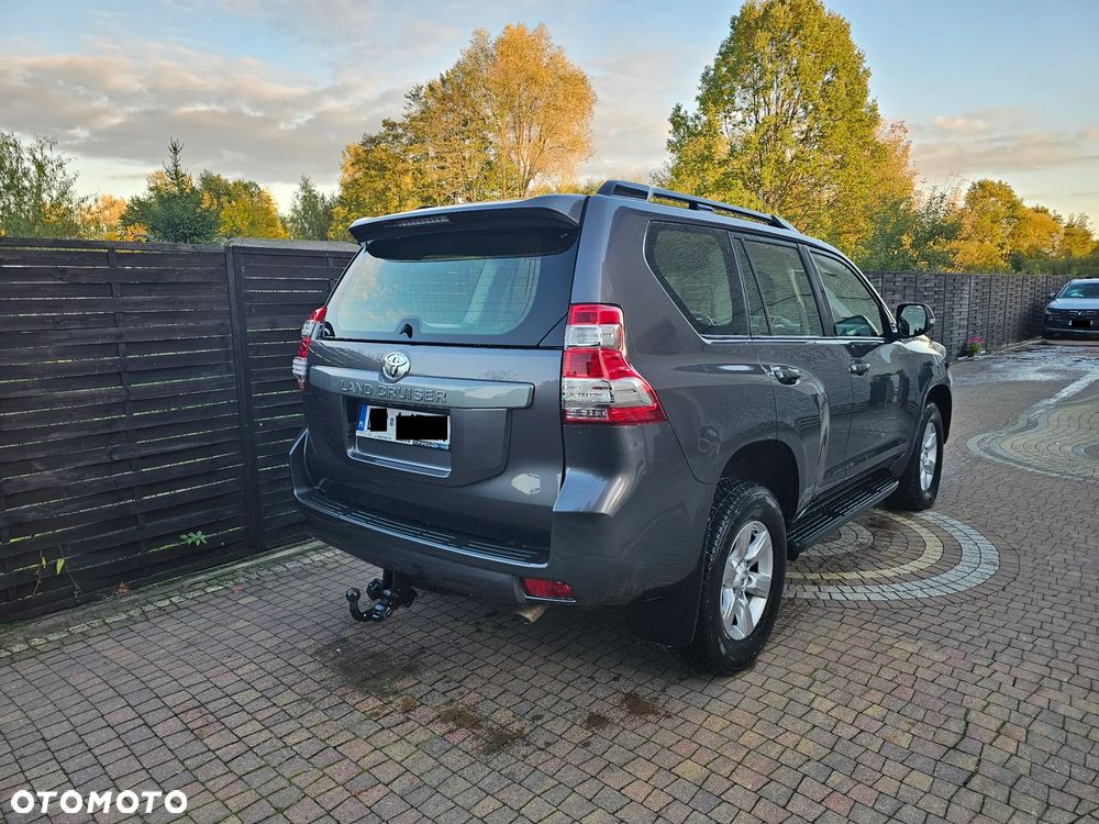 Toyota Land Cruiser - 2