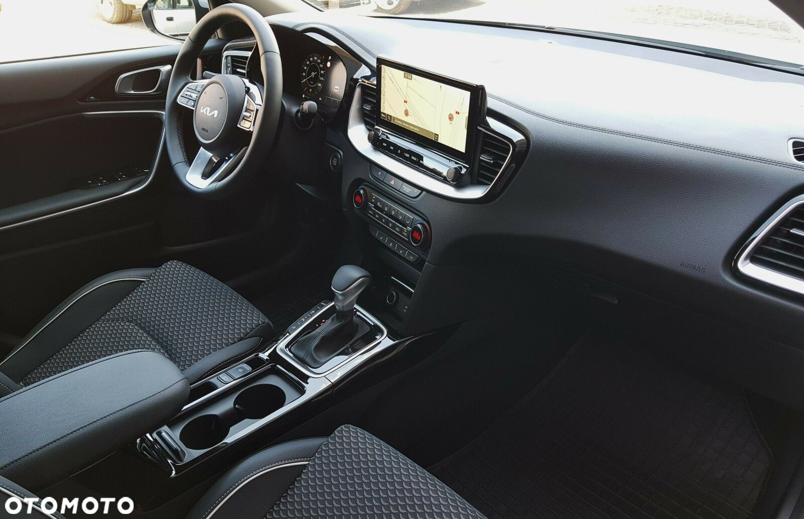 Kia XCeed 1.5 T-GDI Business Line DCT - 30