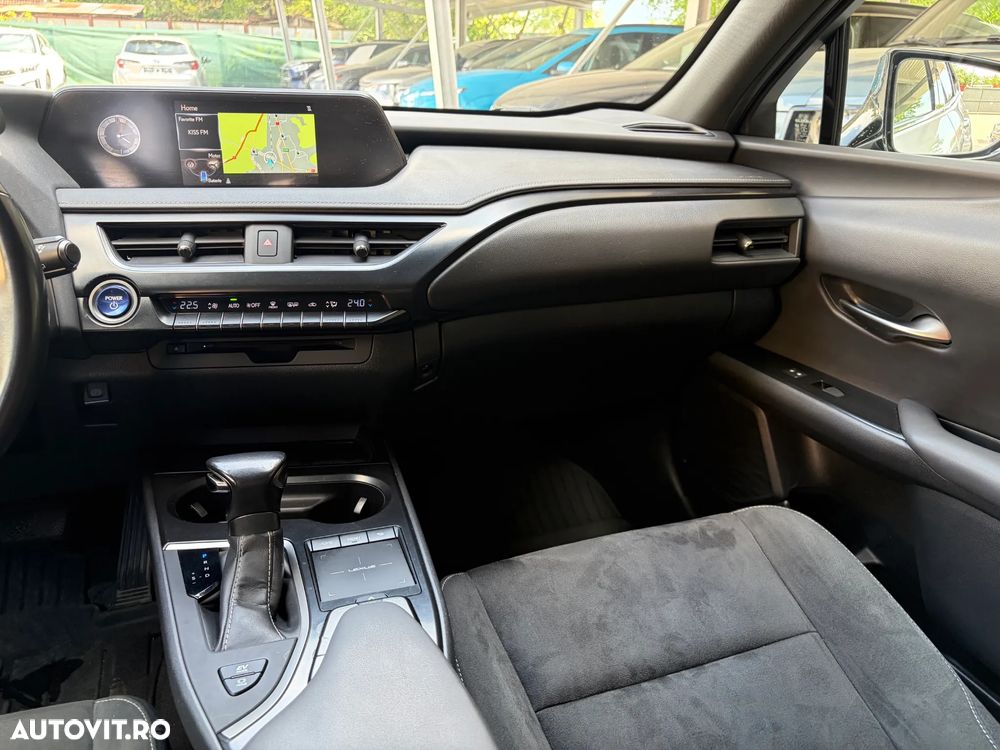 Lexus UX 250h Business Edition - 21
