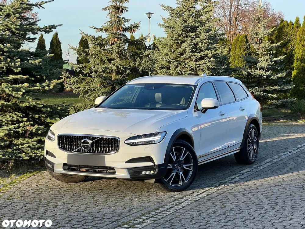 Volvo V90 Cross Country - 4