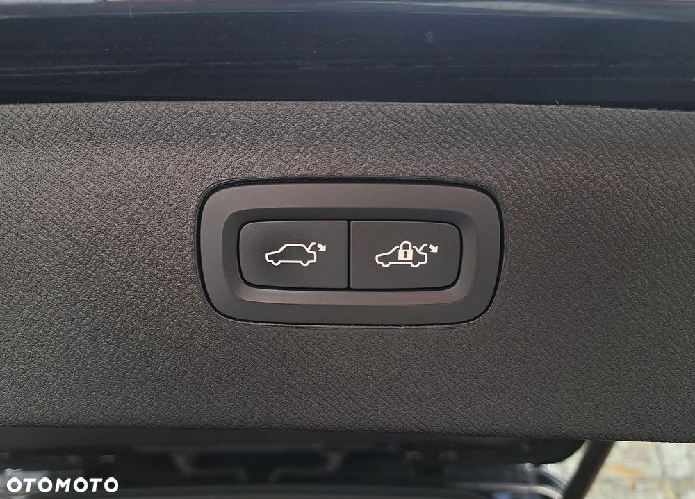 Volvo XC 90 B5 D AWD Inscription - 34