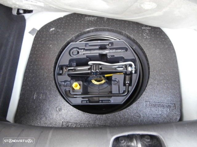 Citroën DS3 1.6 e-HDi So Chic 95g - 26