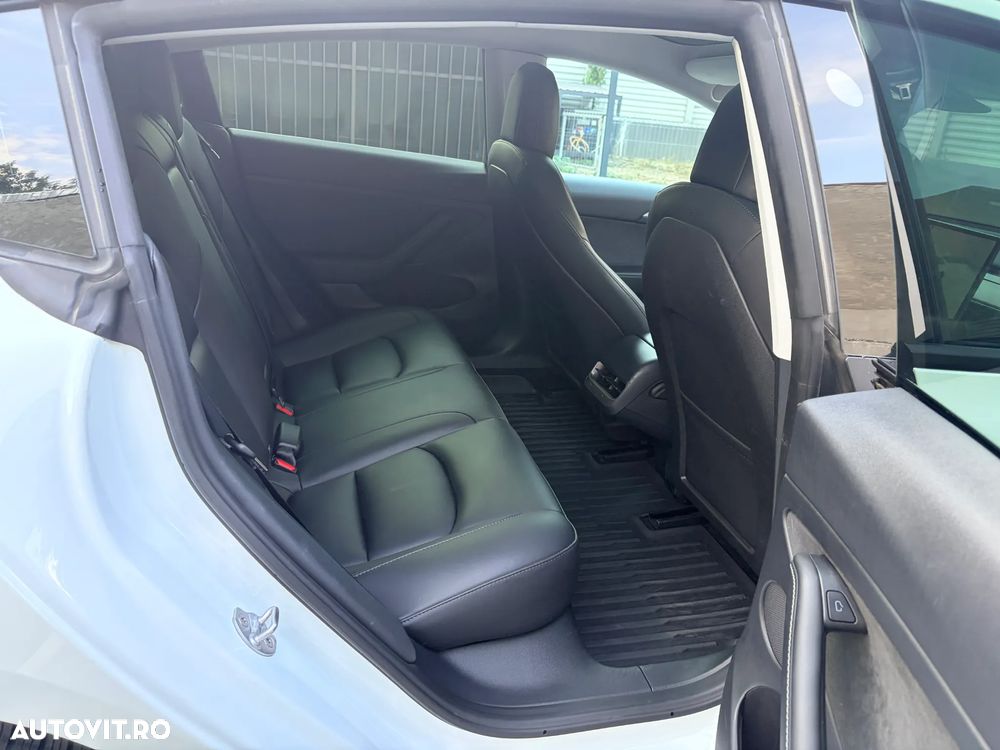 Tesla Model 3 RWD - 5