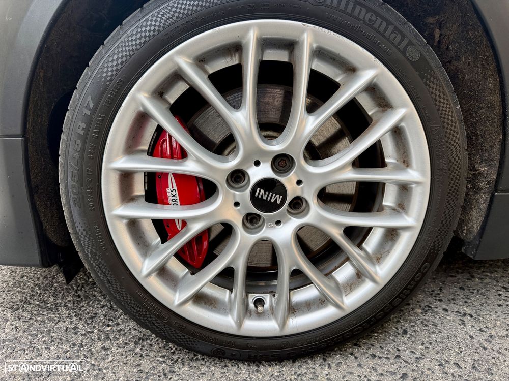 MINI Cabrio John Cooper Works - 24