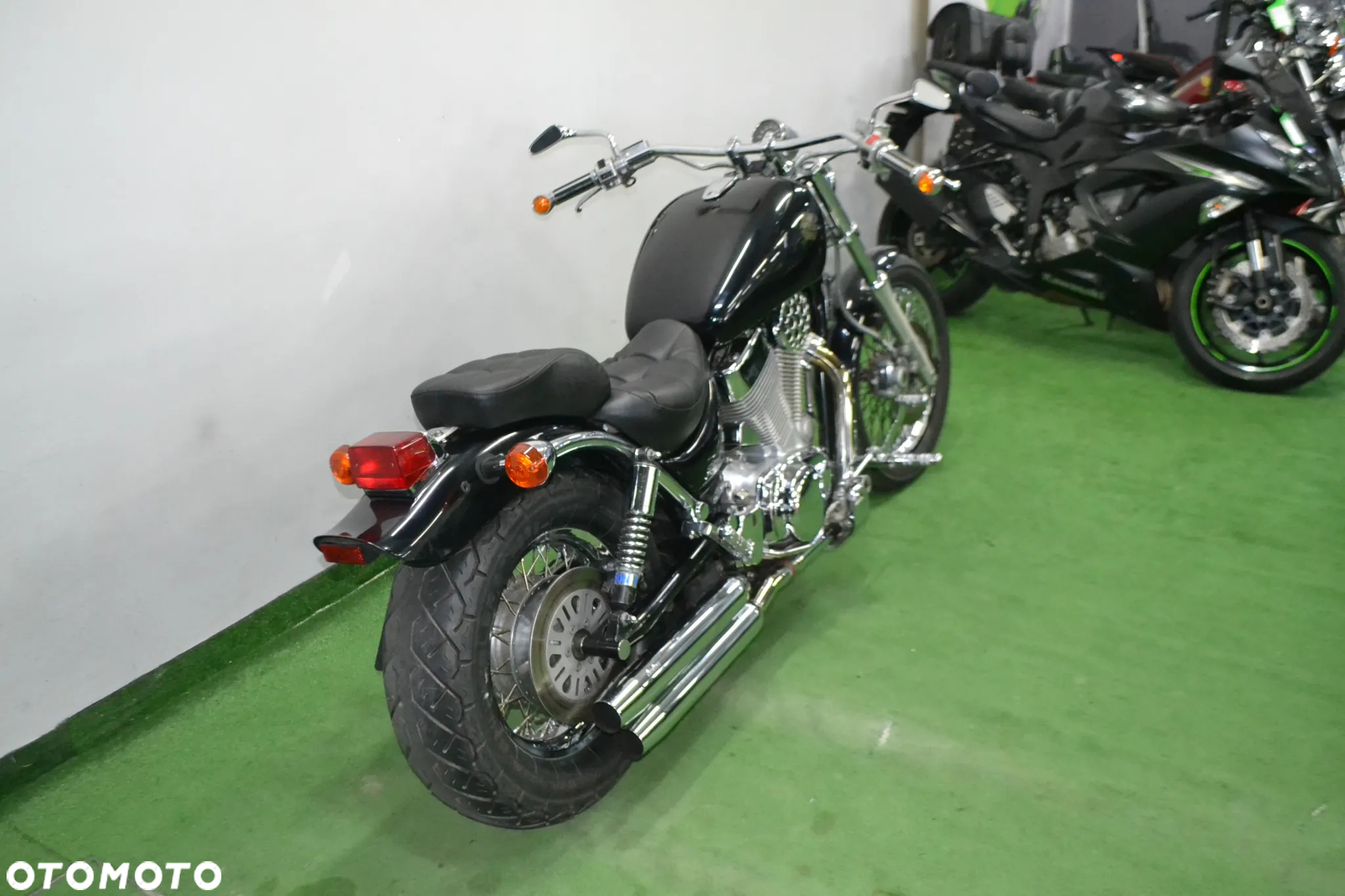 Suzuki Intruder - 5