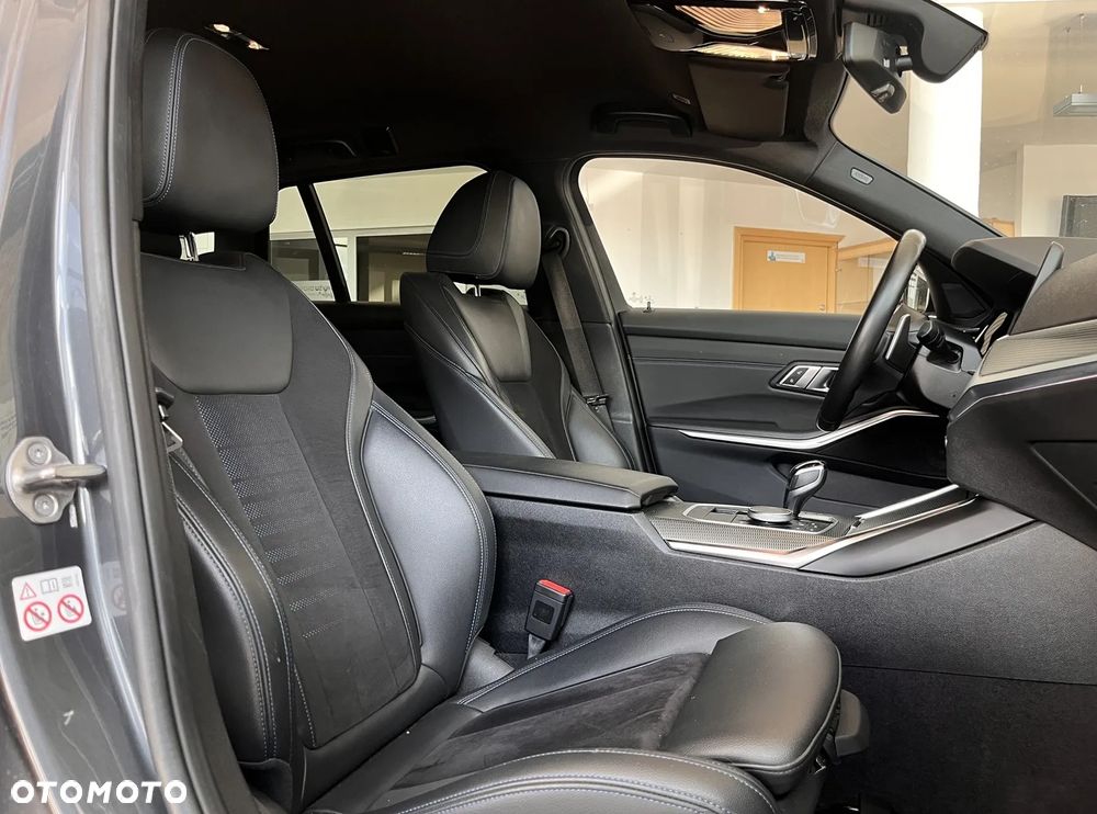 BMW Seria 3 - 32