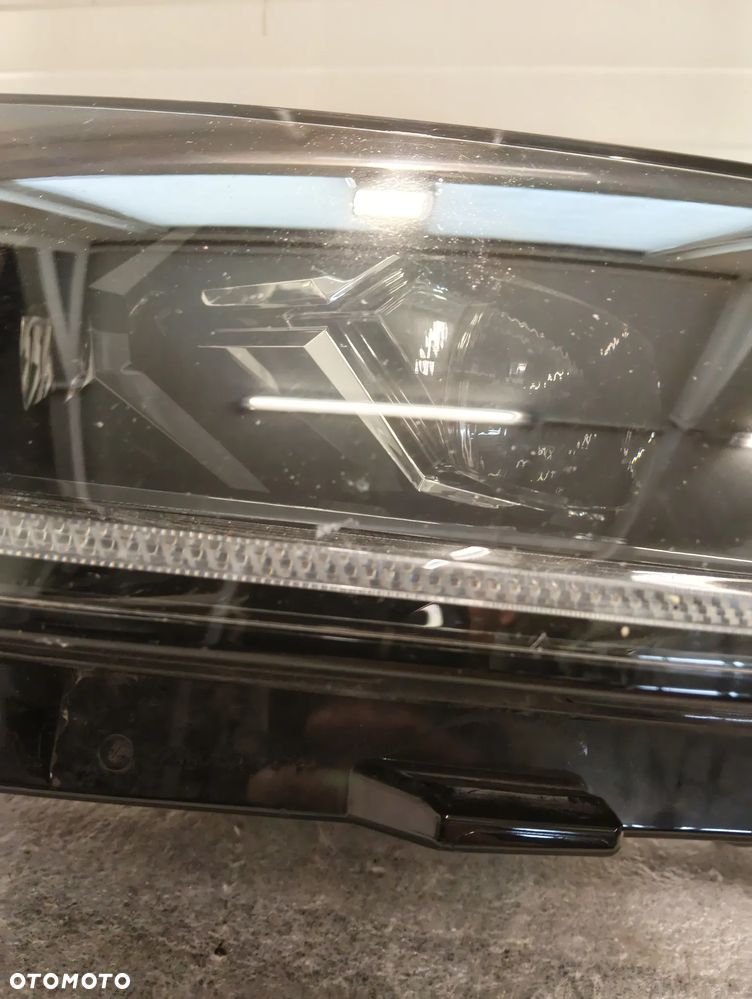SKODA ENYAQ IV FULL LED PRZÓD STRONA PRAWA LAMPA PRZEDNIA 5LB941016A - 3