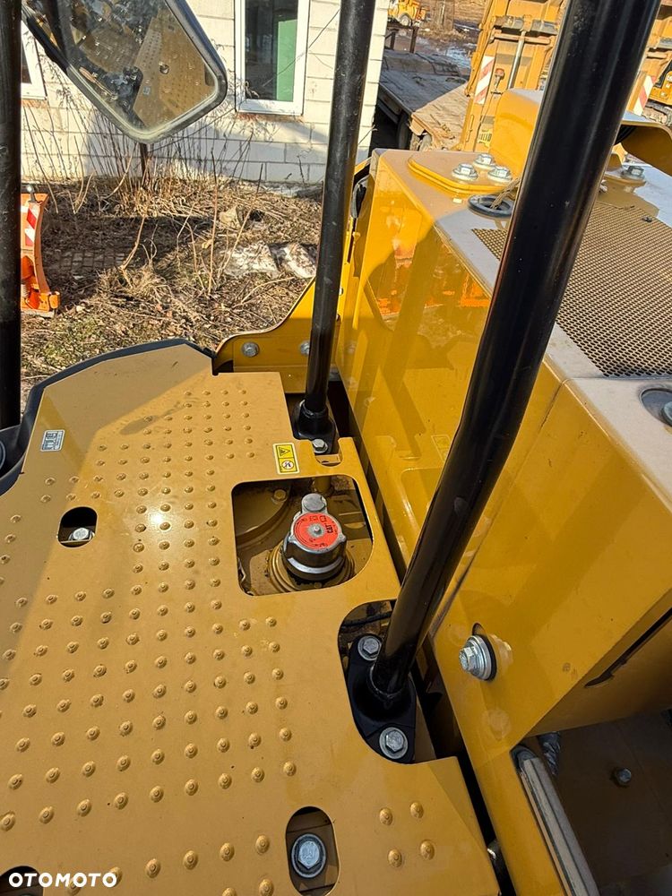 Caterpillar 323 - 31