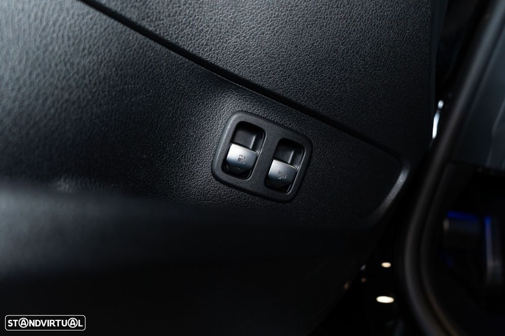 Mercedes-Benz C 300 e AMG Line - 24
