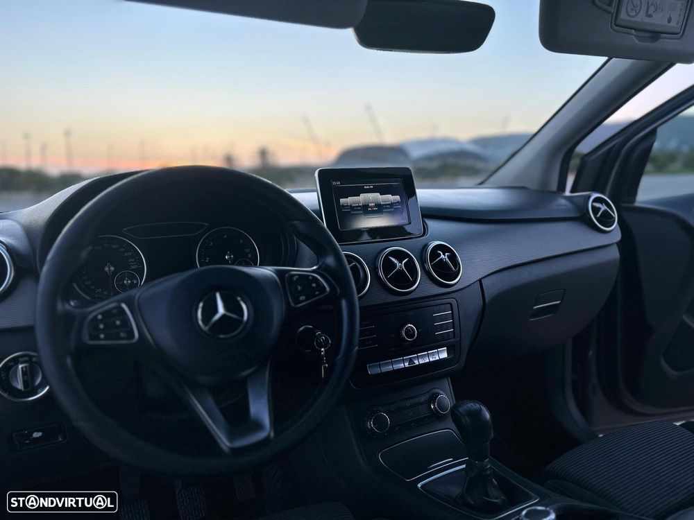 Mercedes-Benz B 180 d Urban - 8
