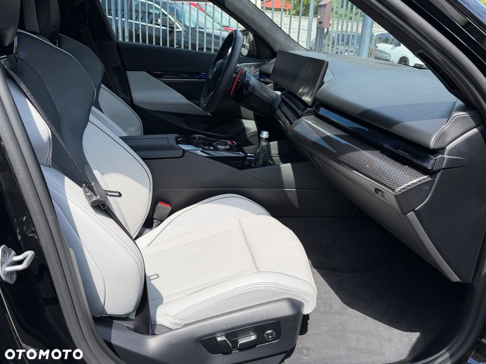 BMW M5 PHEV - 37