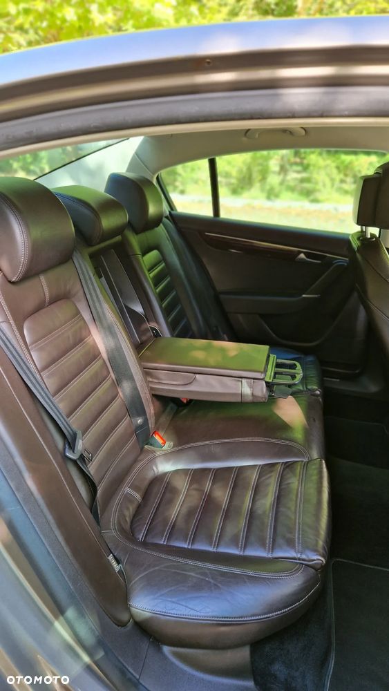 Volkswagen Passat - 10