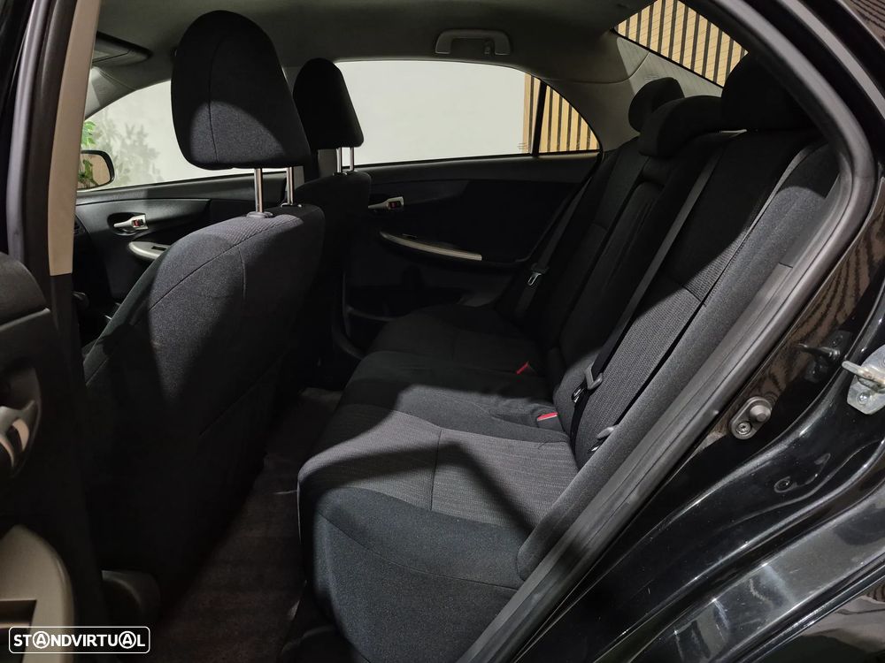 Toyota Corolla 1.4 D-4D Sol - 14