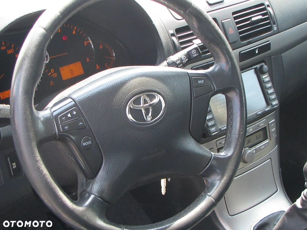 Toyota Avensis 2.0 D-4D Sol - 15