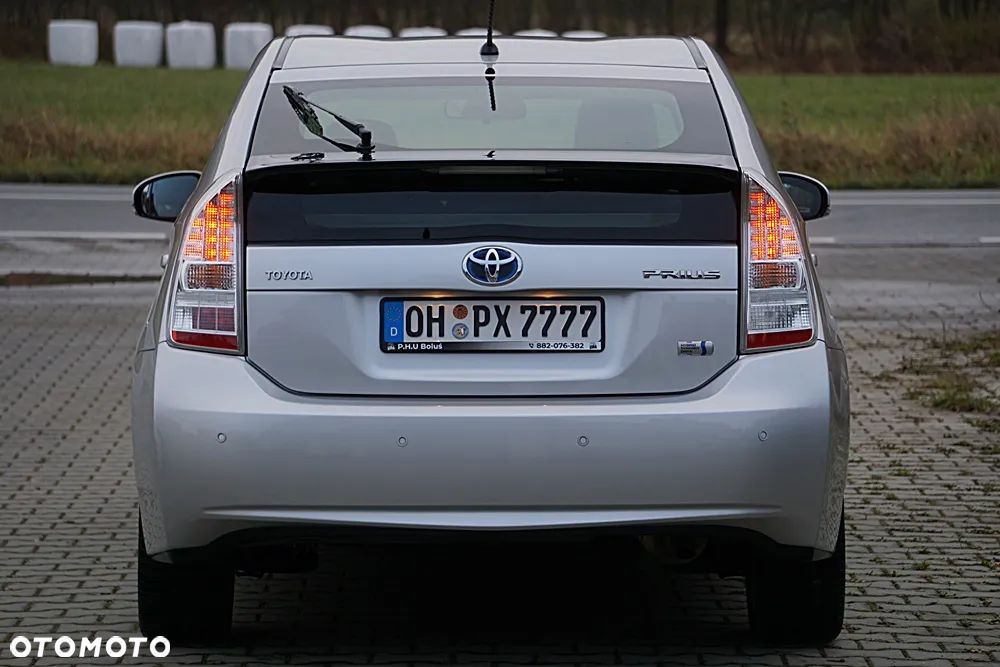 Toyota Prius - 12