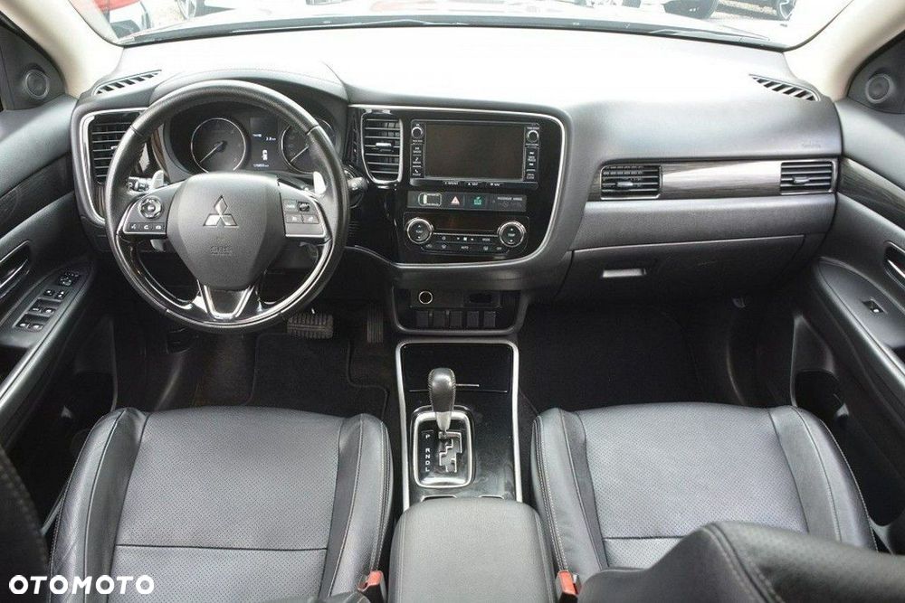 Mitsubishi Outlander 2.2 DI-D Instyle SDA 4WD - 12