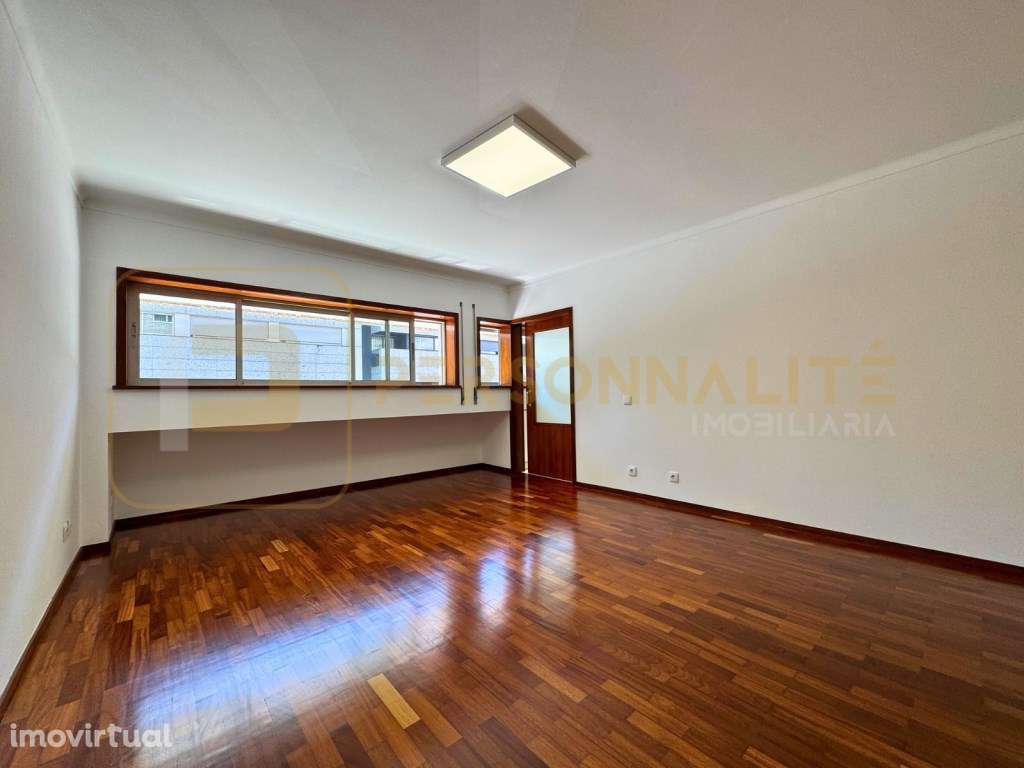 Apt. T1+1 c/ terraço e estacionamento - Grande imagem: 5/19