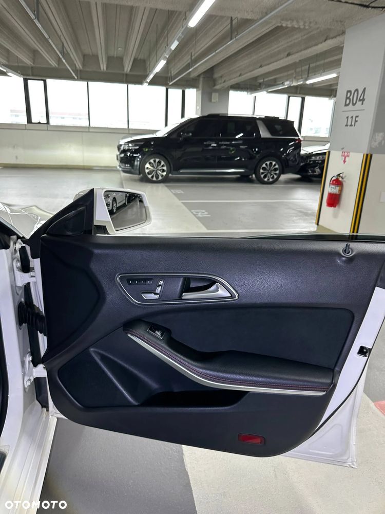 Mercedes-Benz CLA - 15
