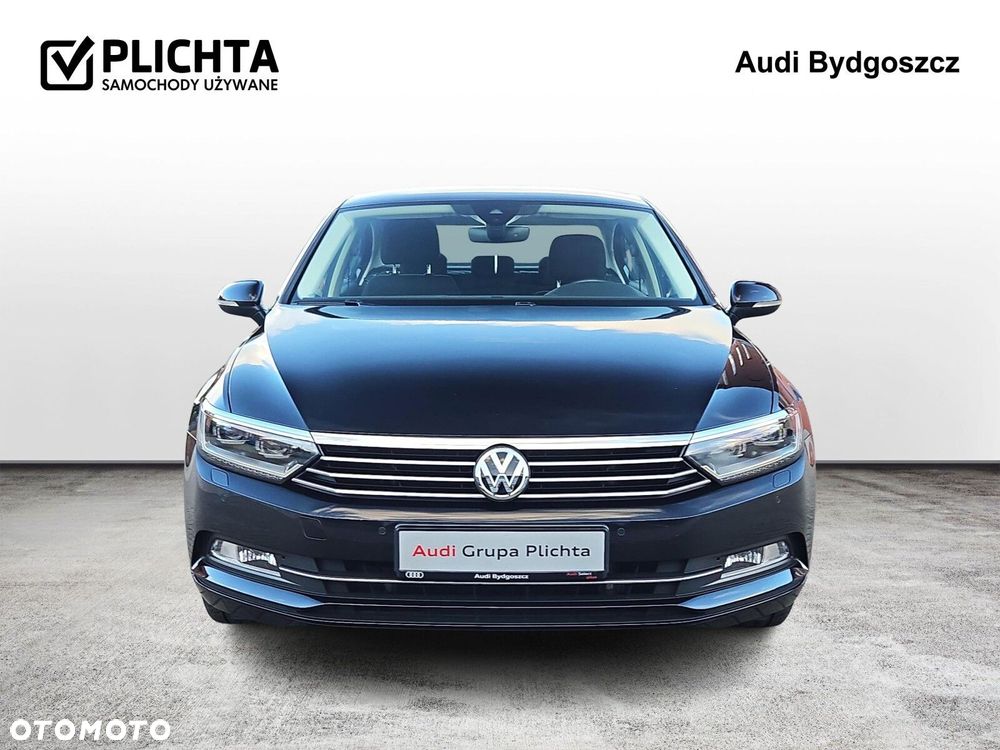 Volkswagen Passat - 8