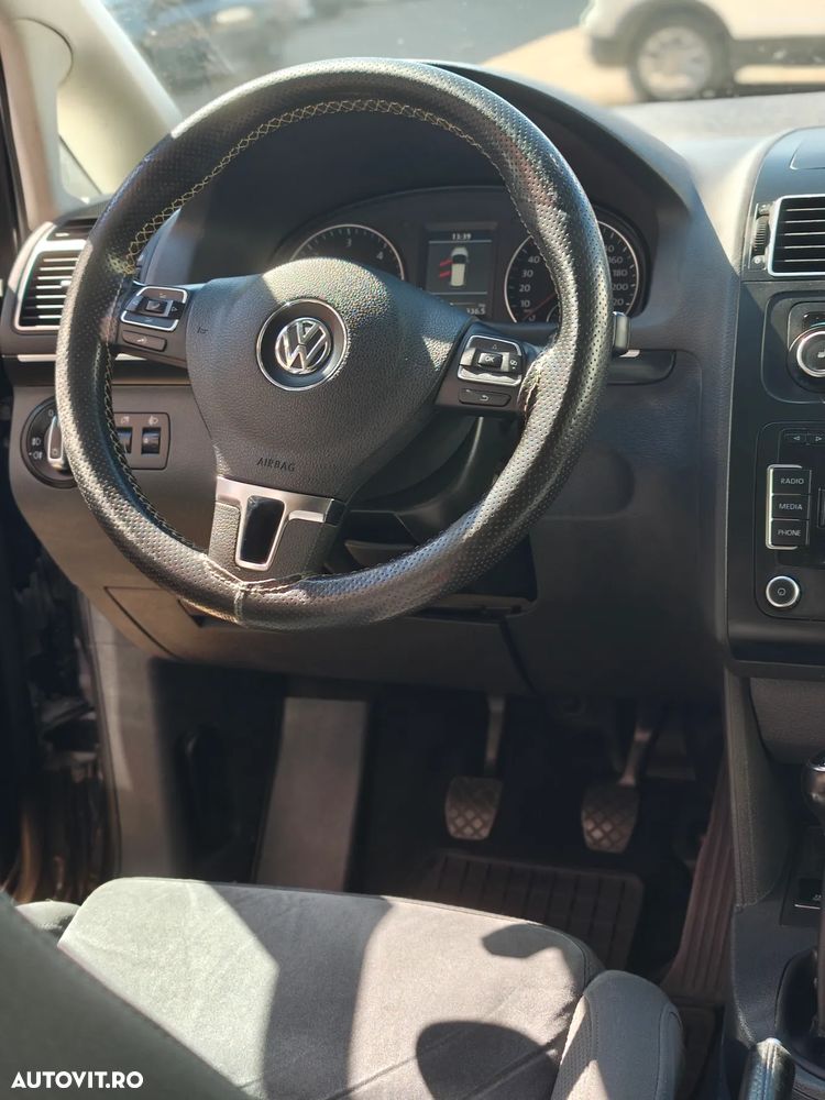 Volkswagen Touran 2.0 TDI Highline - 11