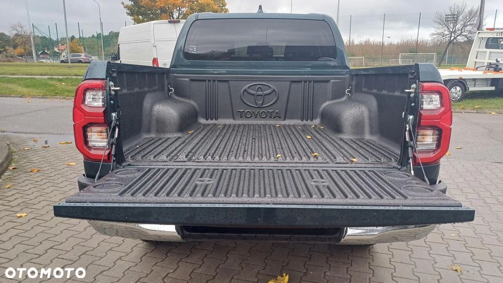 Toyota Hilux - 10