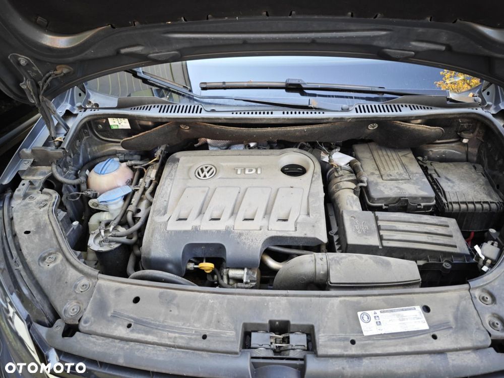 Volkswagen Touran - 16