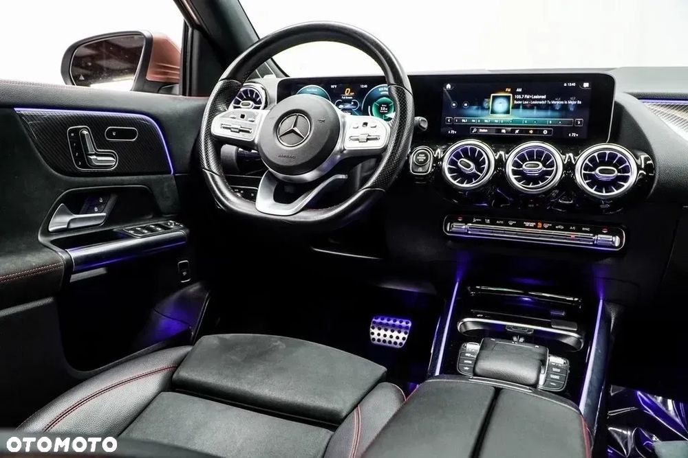 Mercedes-Benz GLA 250 8G-DCT AMG Line - 12