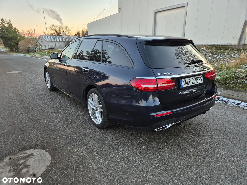 Mercedes-Benz Klasa E 300 de AMG - 7