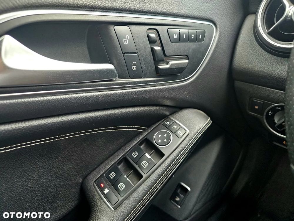Mercedes-Benz CLA 250 4-Matic - 27