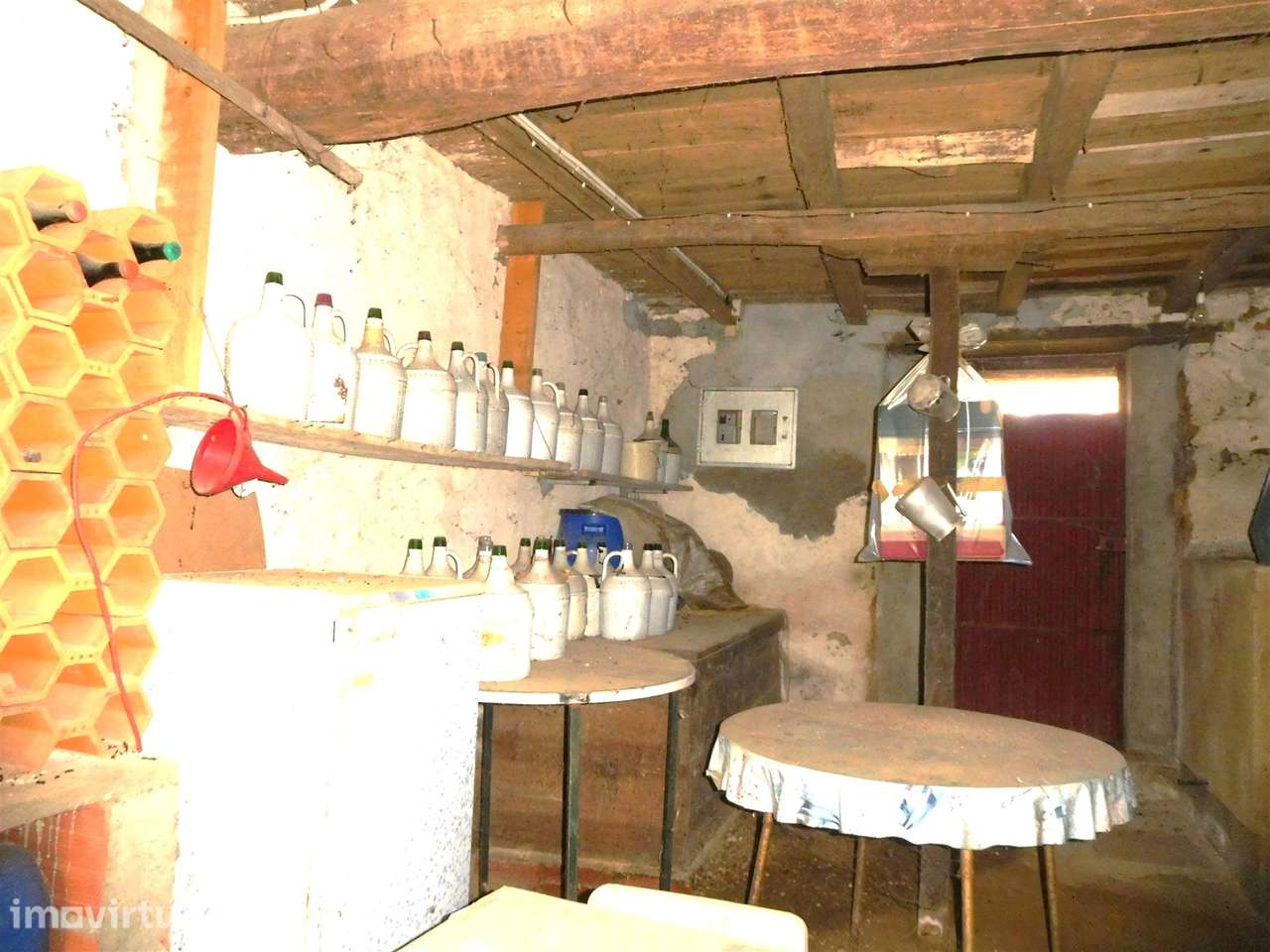 Moradia T3 / Restaurar / 4.839 m² de Terreno / Figueiró dos Vinhos - Grande imagem: 5/52