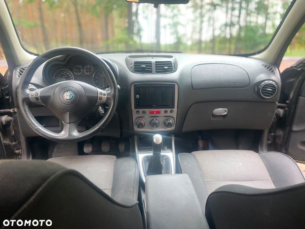 Alfa Romeo 147 1.6 Twin Spark 16V - 2