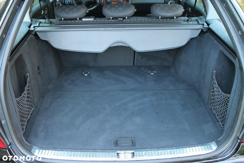 Mercedes-Benz Klasa C 200 CGI Elegance - 40