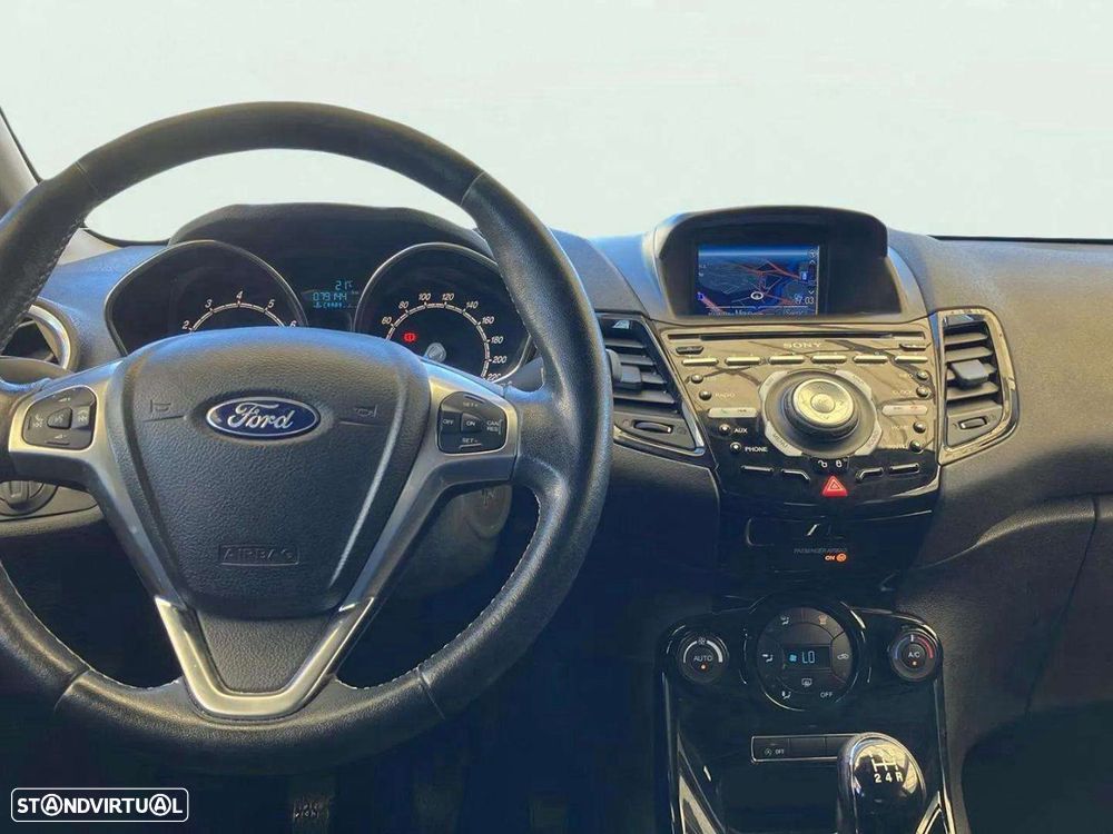 Ford Fiesta 1.0 EcoBoost Titanium - 11