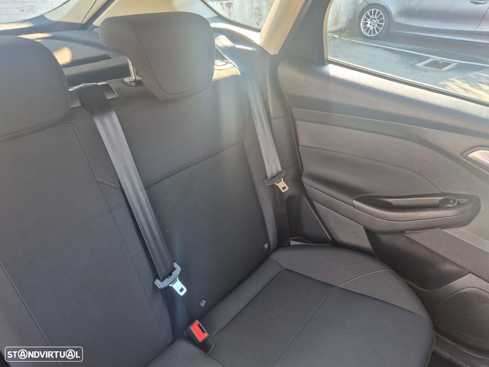 Ford Focus - 30