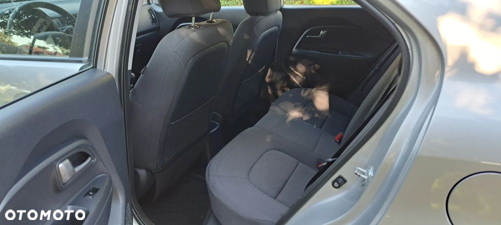Kia Rio - 25