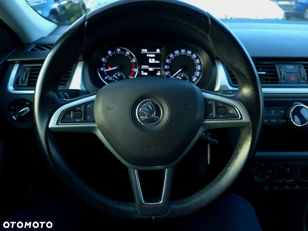 Skoda RAPID 1.2 TSI Ambition - 15
