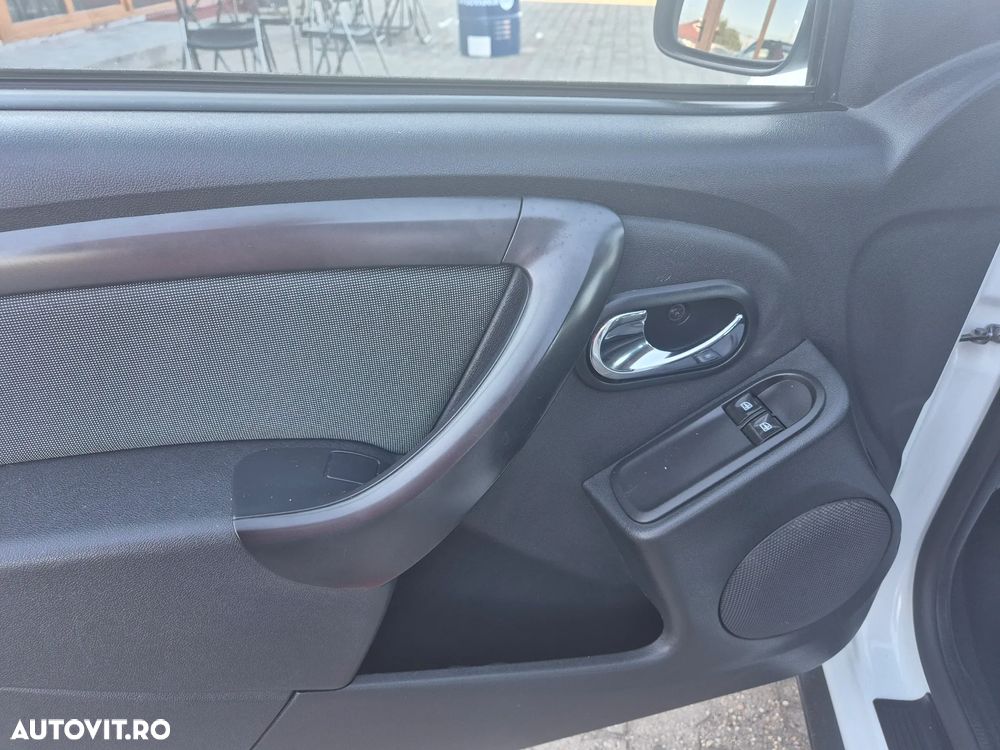 Dacia Duster 1.6 4x2 Laureate - 16