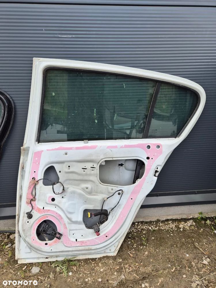 DRZWI OPEL ASTRA III H HATCHBACK - 23