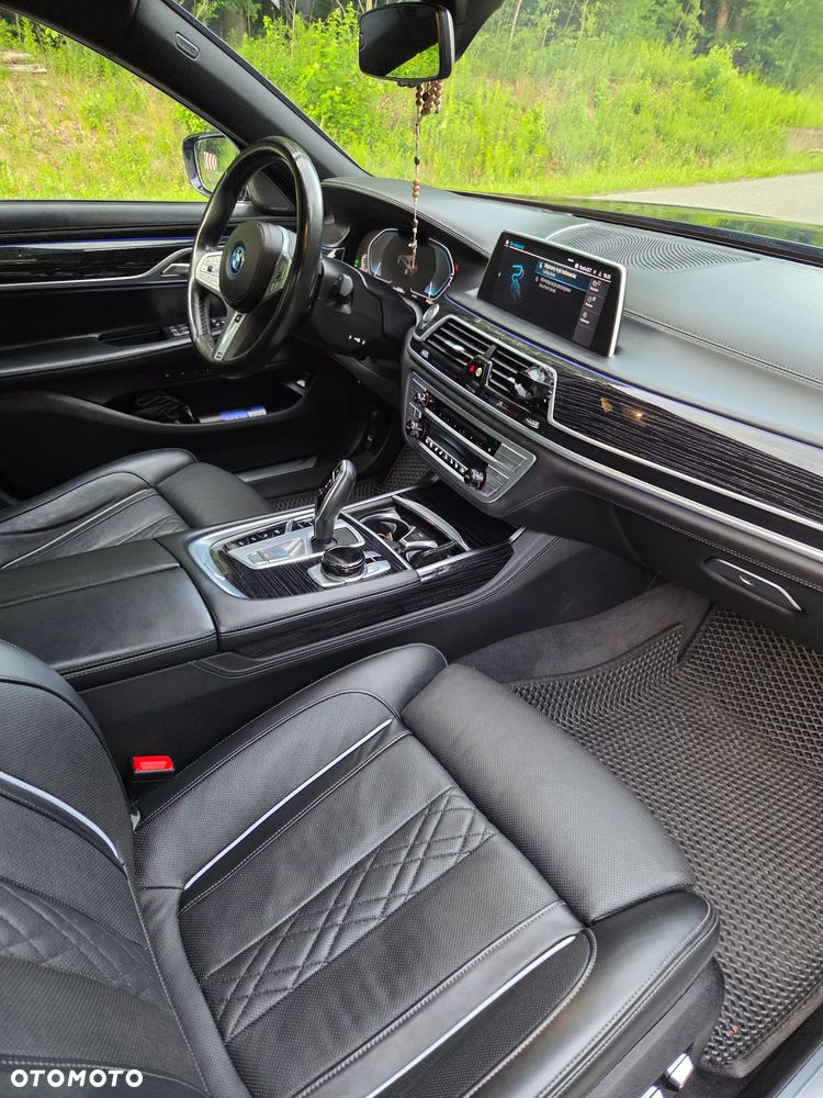 BMW Seria 7 - 18