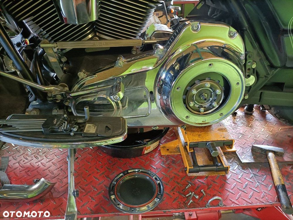 Harley-Davidson FLH Electra Glide - 10