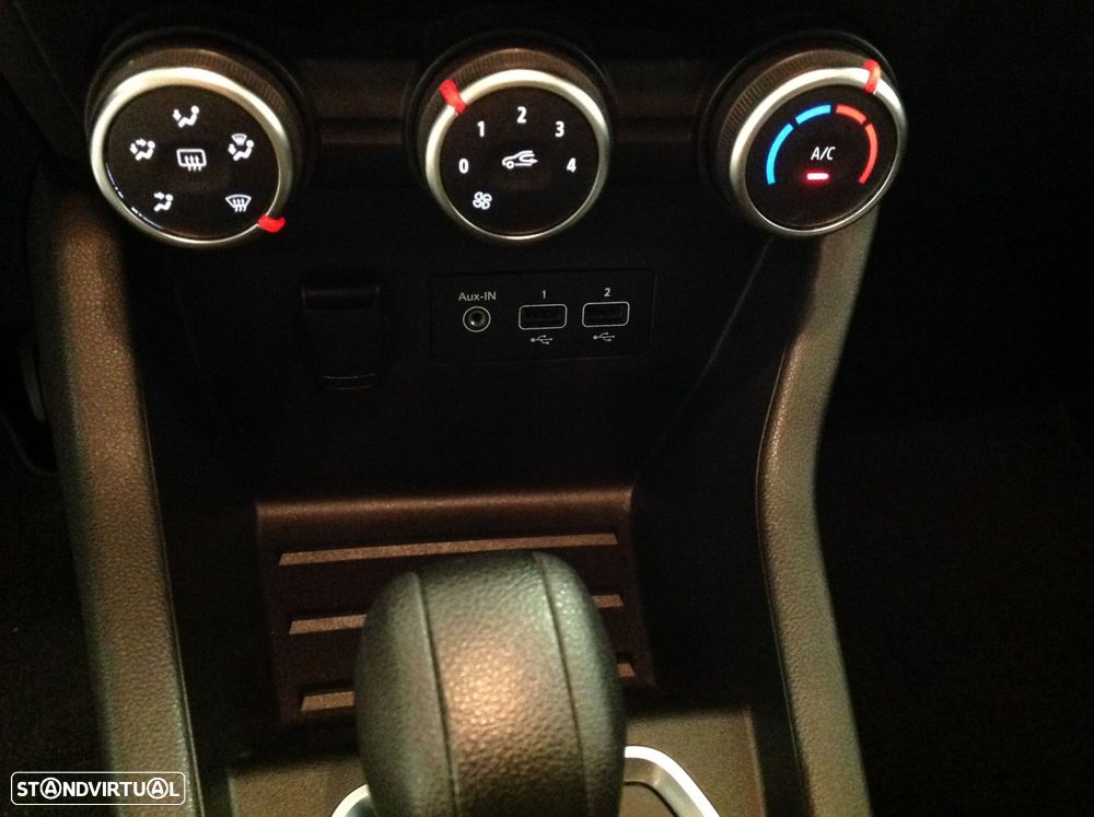 Renault Clio 1.0 TCe Limited CVT - 47