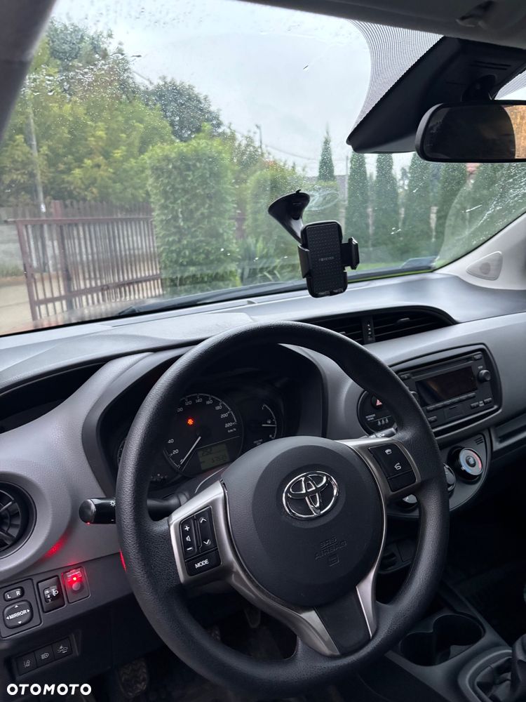 Toyota Yaris - 4